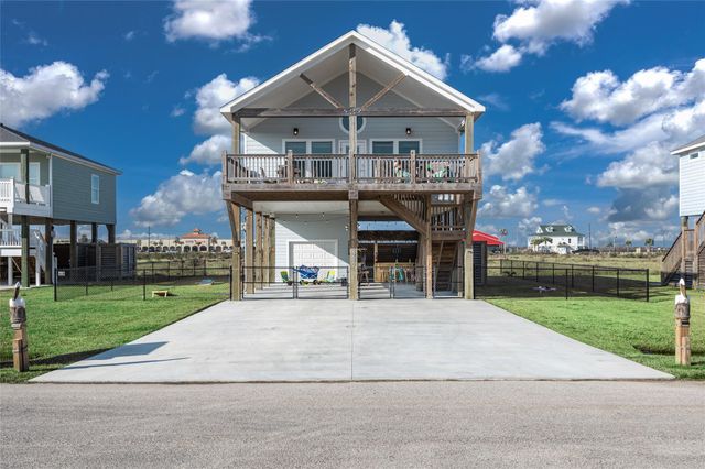 2285 E Lobster Street, Crystal Beach, TX 77650