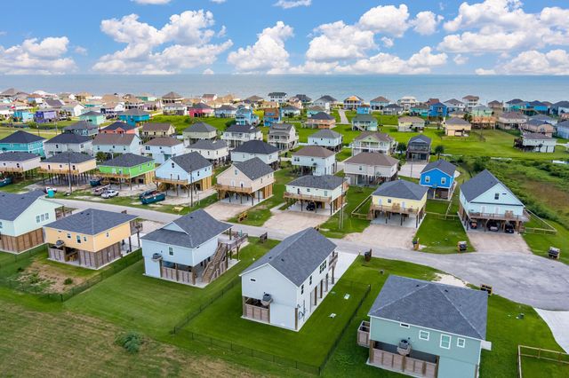 2285 E Lobster Street, Crystal Beach, TX 77650