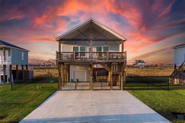 2285 E Lobster Street, Crystal Beach, TX 77650