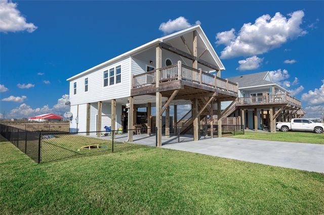 2285 E Lobster Street, Crystal Beach, TX 77650
