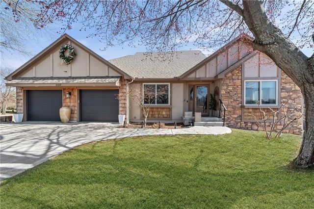 16152 150th Street, Bonner Springs, KS 66012