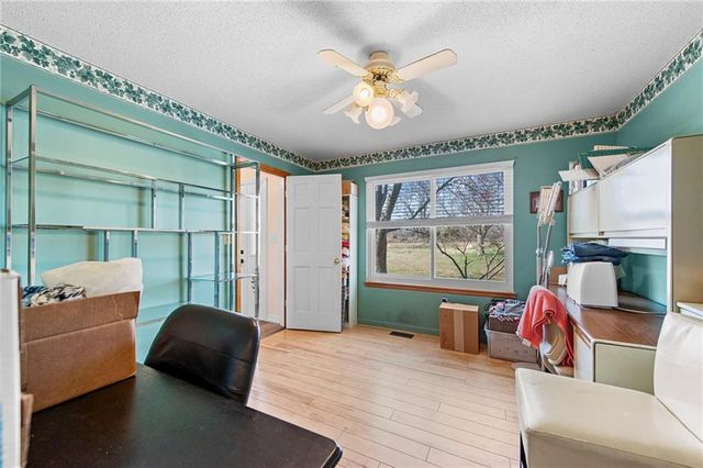 16152 150th Street, Bonner Springs, KS 66012