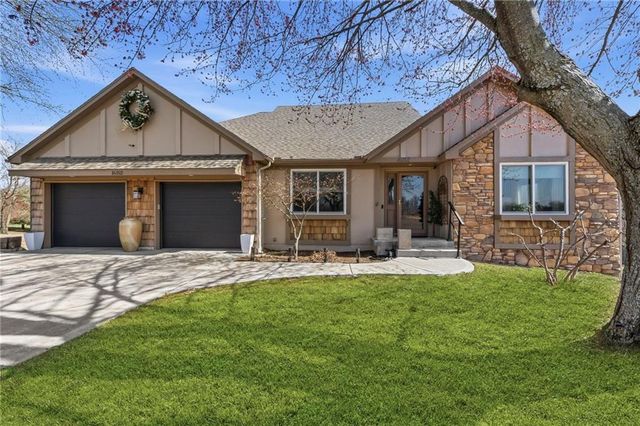 16152 150th Street, Bonner Springs, KS 66012
