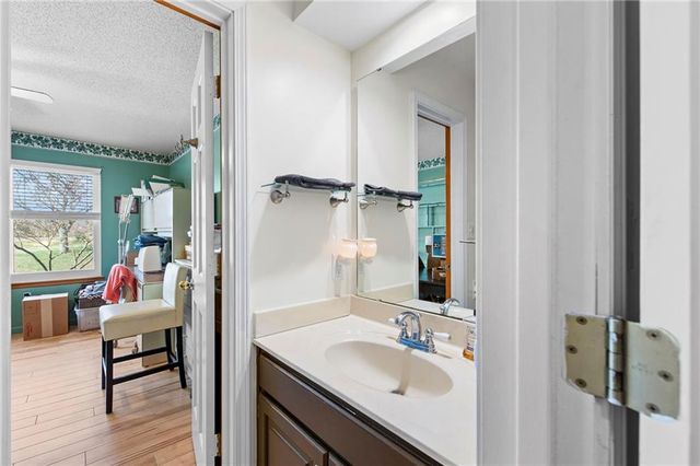 16152 150th Street, Bonner Springs, KS 66012