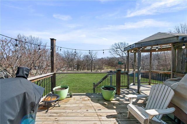 16152 150th Street, Bonner Springs, KS 66012