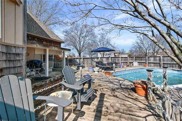 16152 150th Street, Bonner Springs, KS 66012