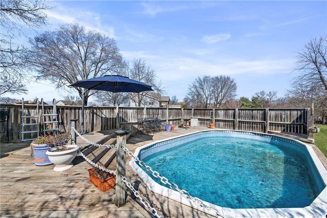 16152 150th Street, Bonner Springs, KS 66012