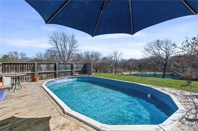 16152 150th Street, Bonner Springs, KS 66012