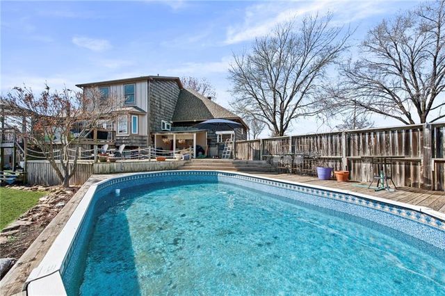 16152 150th Street, Bonner Springs, KS 66012