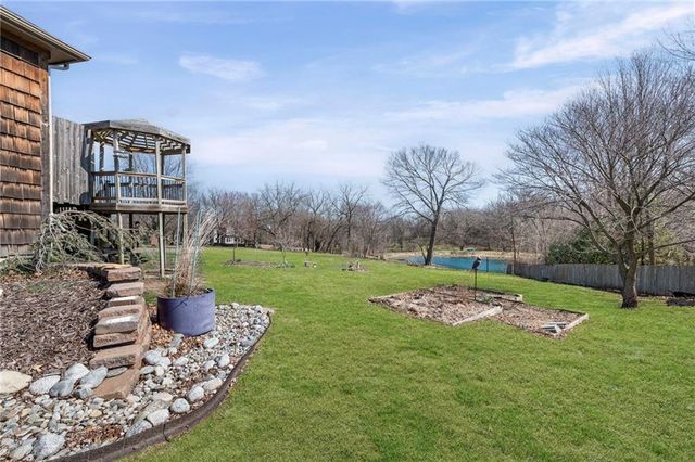 16152 150th Street, Bonner Springs, KS 66012