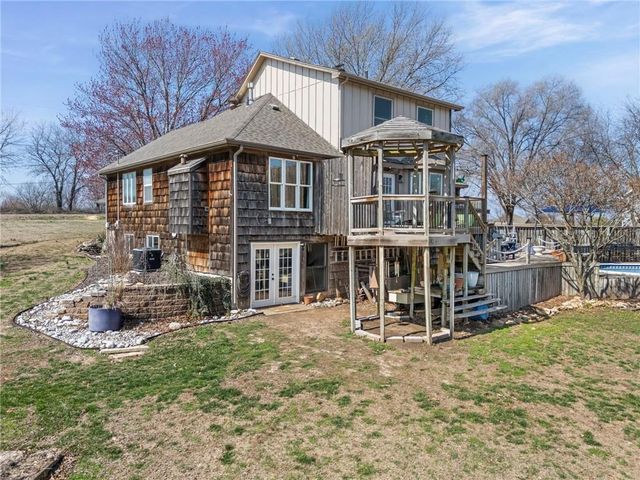 16152 150th Street, Bonner Springs, KS 66012