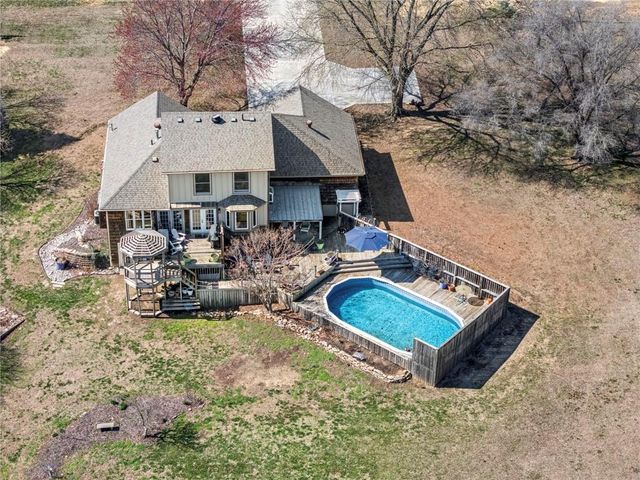 16152 150th Street, Bonner Springs, KS 66012