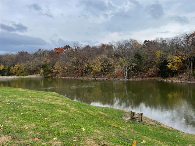 16152 150th Street, Bonner Springs, KS 66012