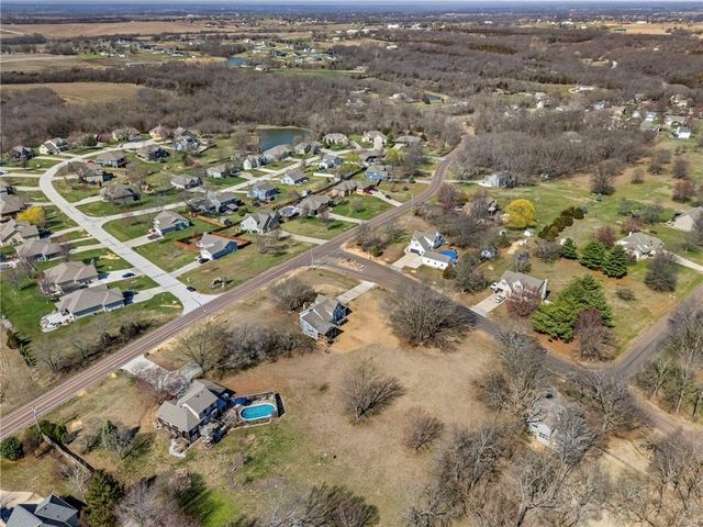 16152 150th Street, Bonner Springs, KS 66012