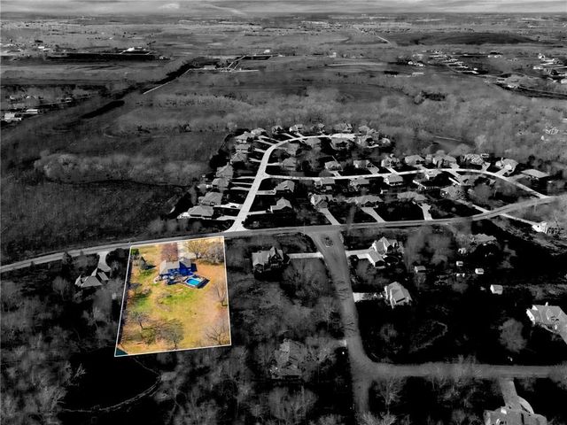 16152 150th Street, Bonner Springs, KS 66012