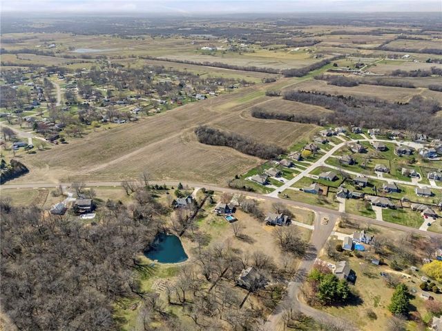 16152 150th Street, Bonner Springs, KS 66012