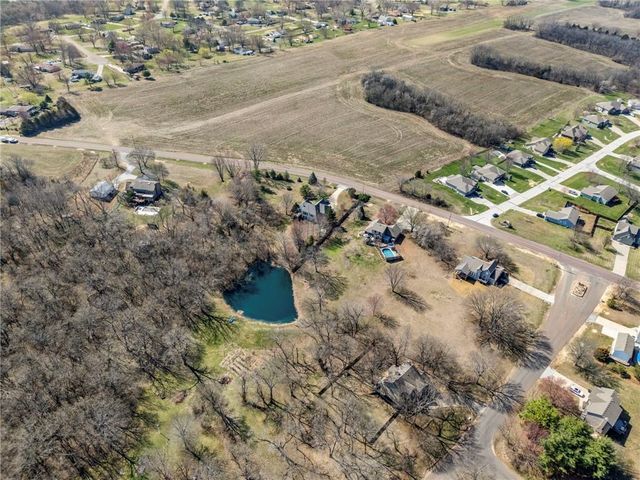 16152 150th Street, Bonner Springs, KS 66012