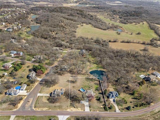 16152 150th Street, Bonner Springs, KS 66012