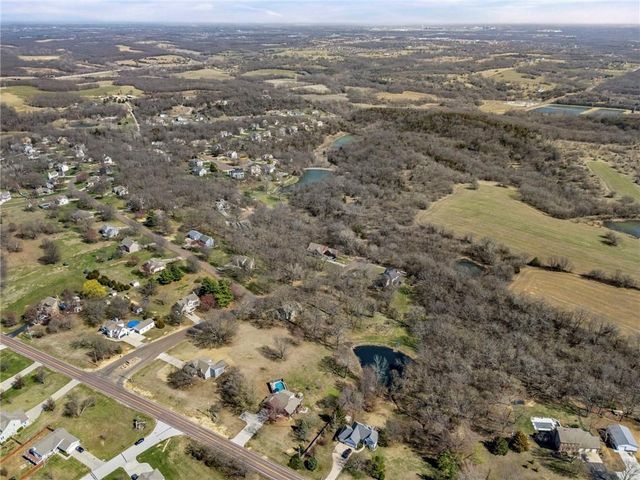 16152 150th Street, Bonner Springs, KS 66012