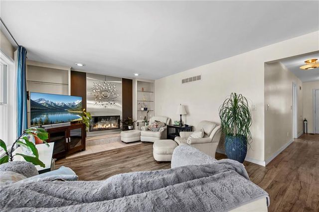 16152 150th Street, Bonner Springs, KS 66012