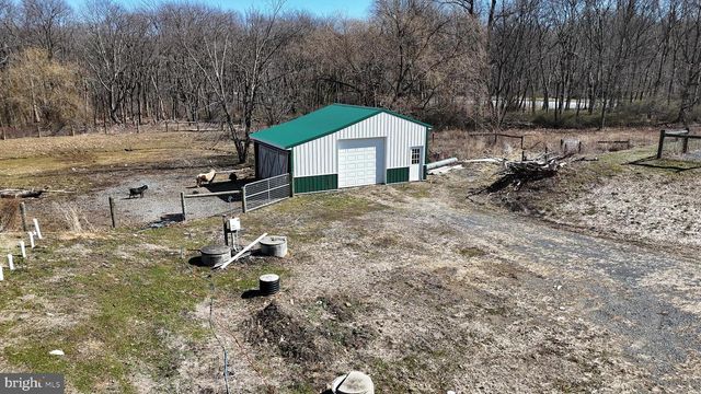 11 DEYSHER RD, Fleetwood, PA 19522