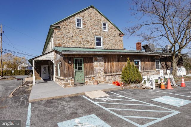 11 DEYSHER RD, Fleetwood, PA 19522