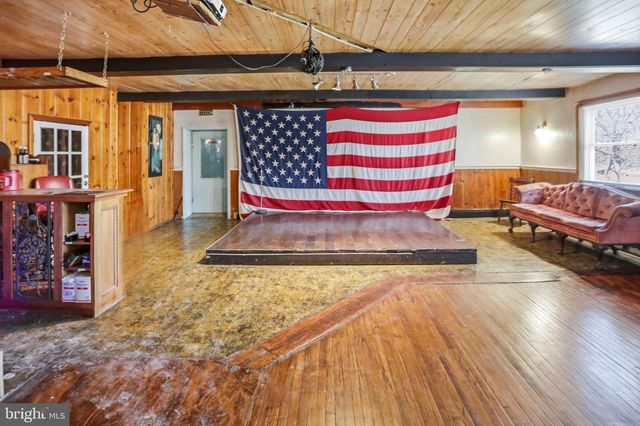 11 DEYSHER RD, Fleetwood, PA 19522