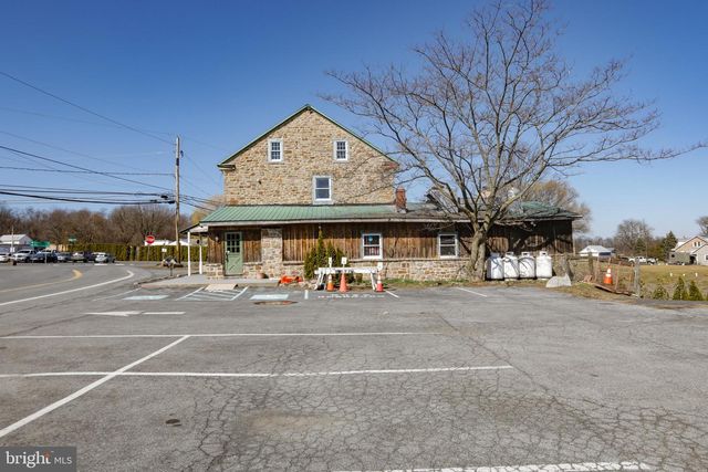 11 DEYSHER RD, Fleetwood, PA 19522