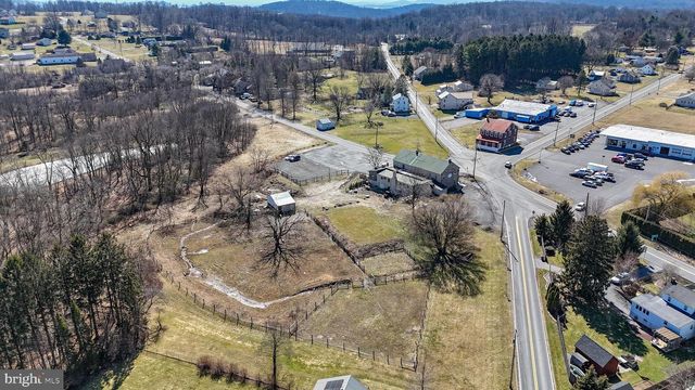 11 DEYSHER RD, Fleetwood, PA 19522