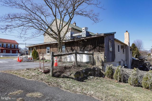 11 DEYSHER RD, Fleetwood, PA 19522