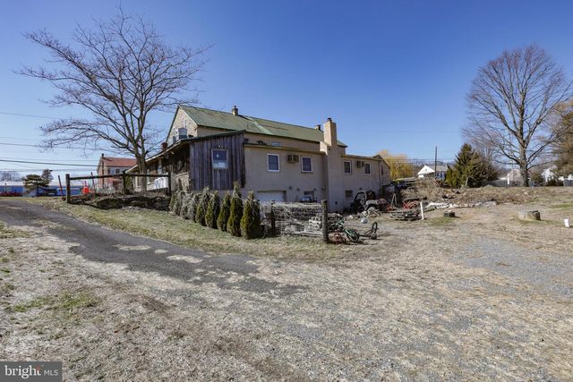11 DEYSHER RD, Fleetwood, PA 19522