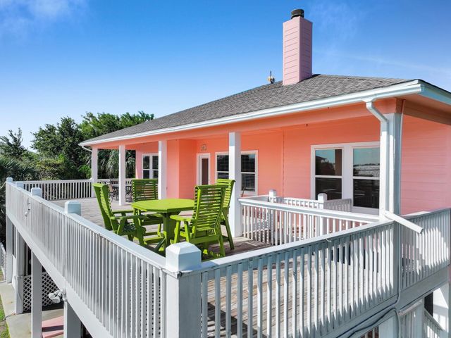1300 Yacht Basin, Gilchrist, TX 77617