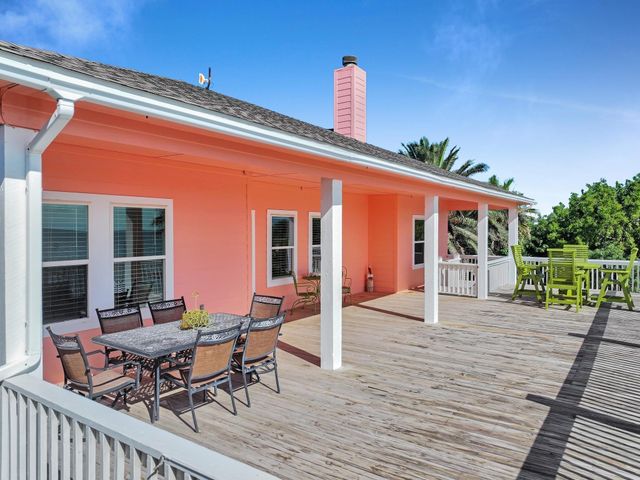 1300 Yacht Basin, Gilchrist, TX 77617