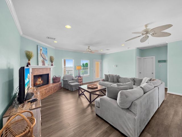 1300 Yacht Basin, Gilchrist, TX 77617