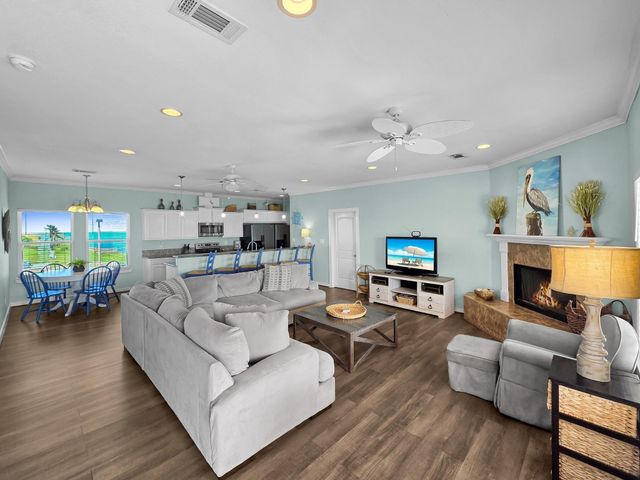 1300 Yacht Basin, Gilchrist, TX 77617