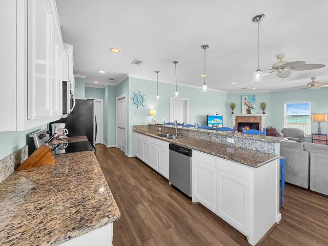1300 Yacht Basin, Gilchrist, TX 77617