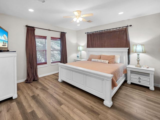 1300 Yacht Basin, Gilchrist, TX 77617