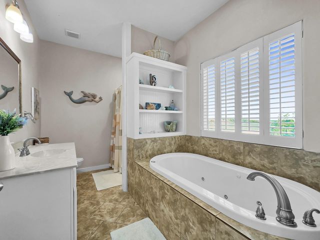 1300 Yacht Basin, Gilchrist, TX 77617