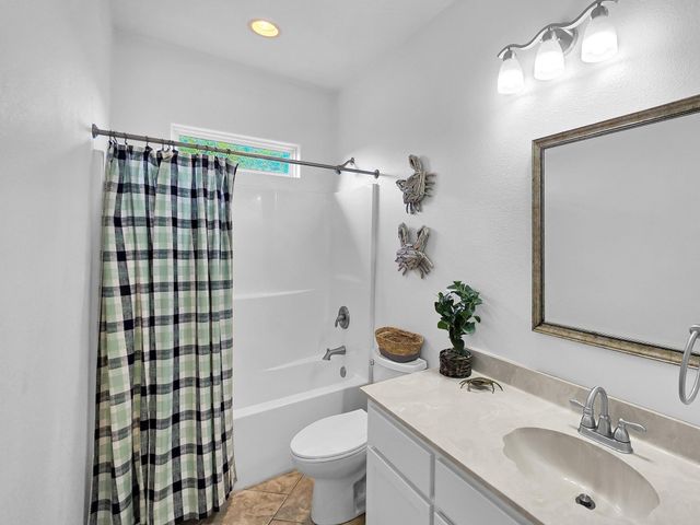 1300 Yacht Basin, Gilchrist, TX 77617