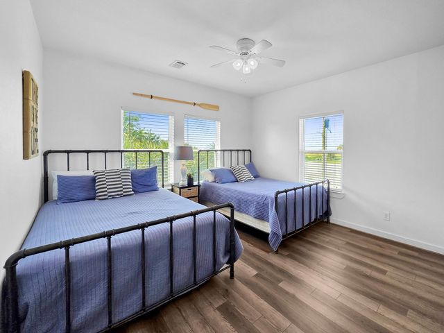 1300 Yacht Basin, Gilchrist, TX 77617