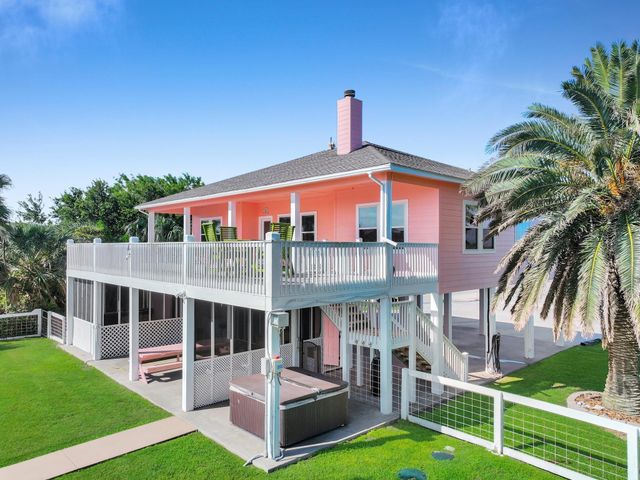 1300 Yacht Basin, Gilchrist, TX 77617