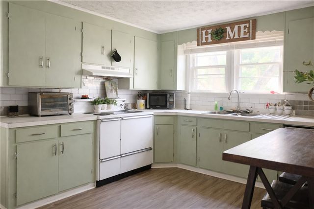 31 E Central Avenue, Iva, SC 29655