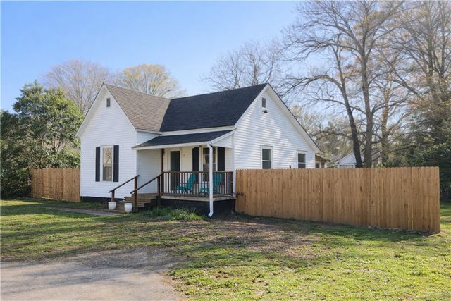 31 E Central Avenue, Iva, SC 29655