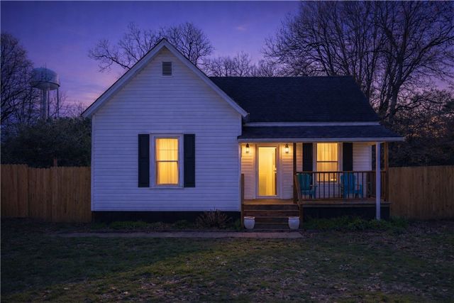 31 E Central Avenue, Iva, SC 29655