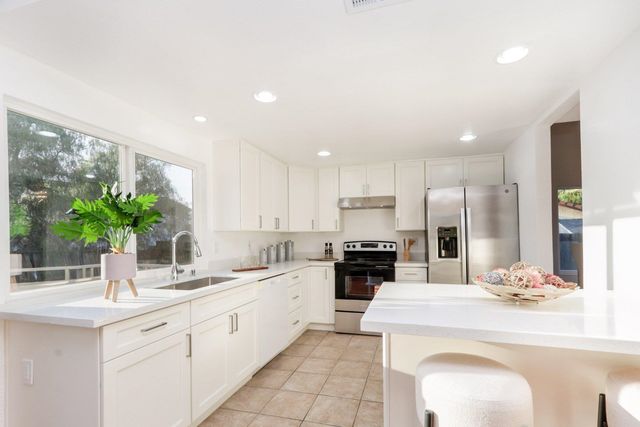 803 Ulmeca Pl, Fremont, CA 94539