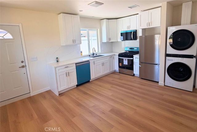 7938 Lurline Ave, Winnetka, CA 91306
