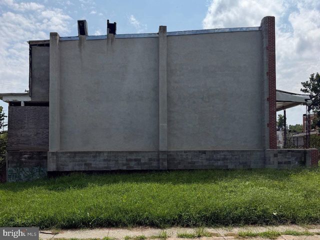 2105 SIDNEY AVE, Baltimore, MD 21230