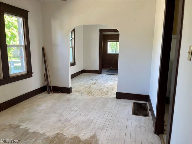 363 Spring Street, Struthers, OH 44471
