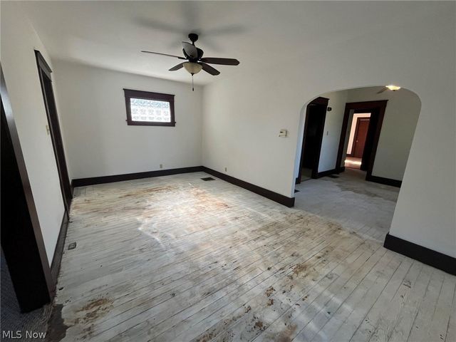 363 Spring Street, Struthers, OH 44471