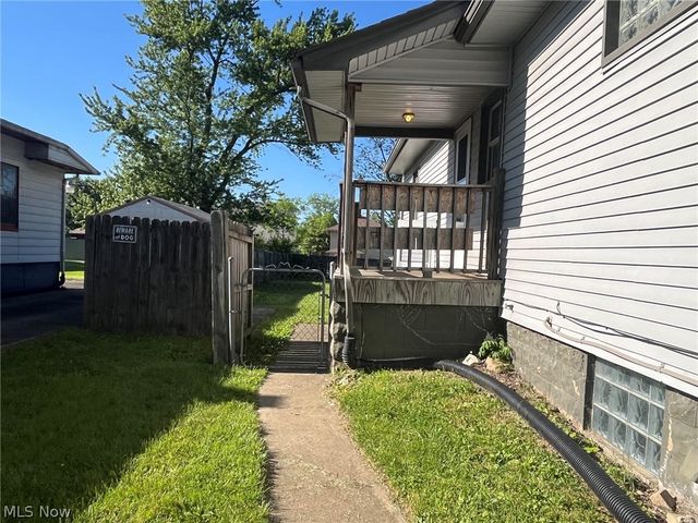 363 Spring Street, Struthers, OH 44471
